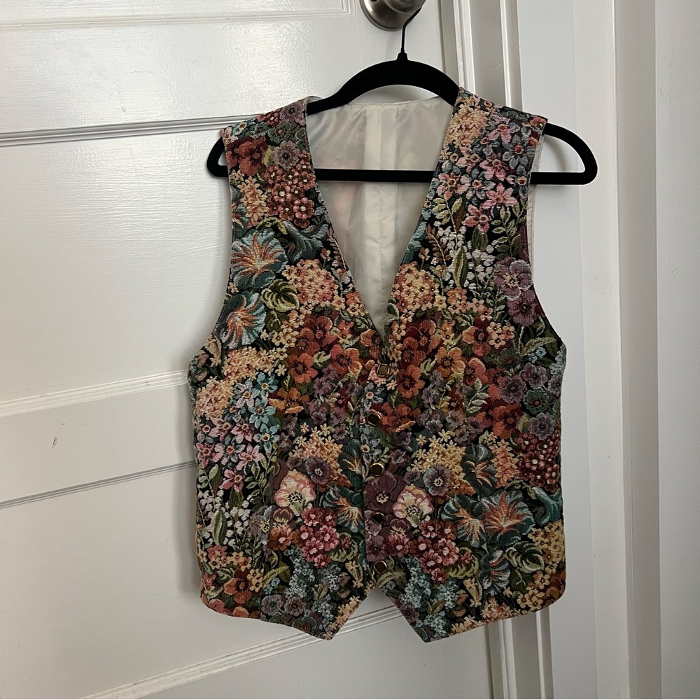 Vintage 90s tapestry vest - Picture 2 of 6